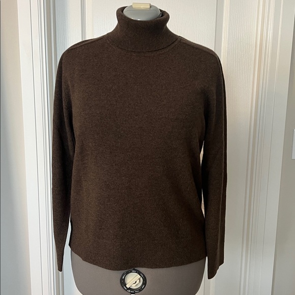 NWT Quince Cashmere Turtleneck Sweater - Picture 2 of 7